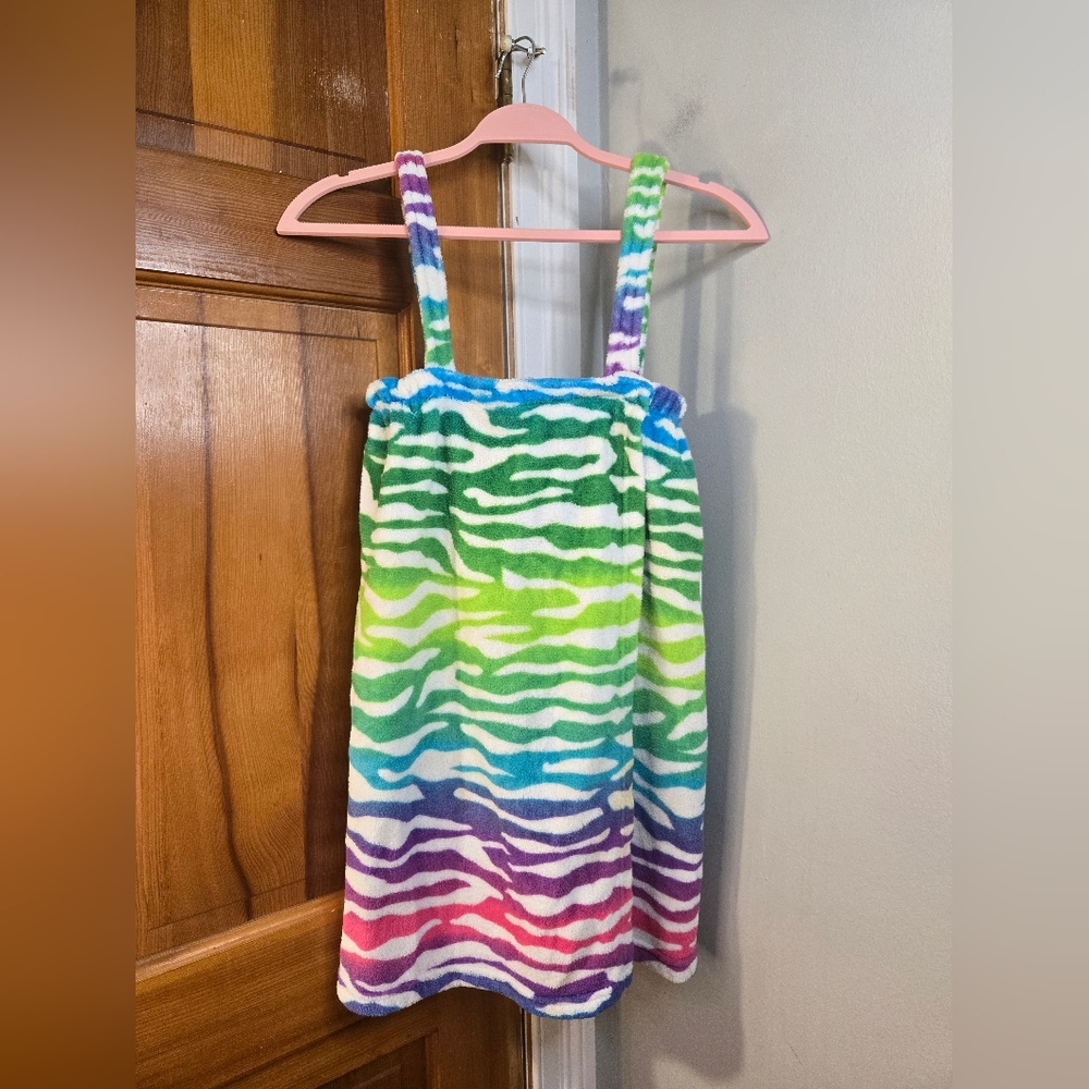 Carol's Bed And Bath Wearable Towel Multicolored Zebra Stripes Sz M